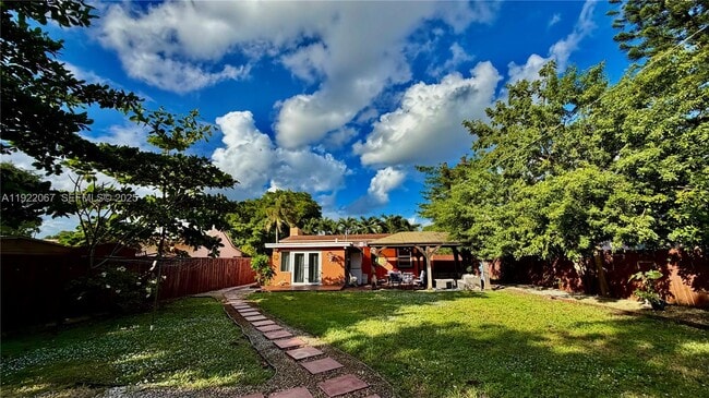 Photo - 37 SW 11th St