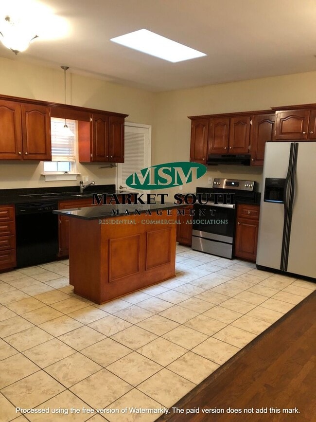 Photo - 114 Live Oak St