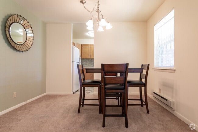 Dining Room - Manor House Apartments