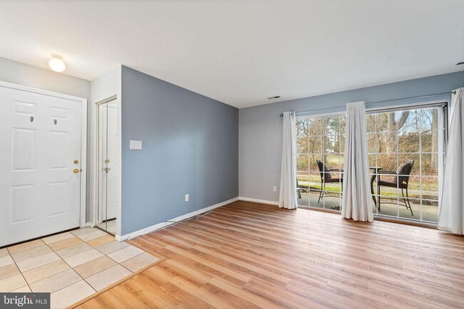 Photo - 1607 Hawthorne Ct