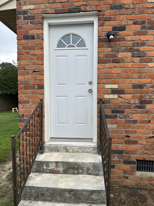 Photo - 205 Morrison St
