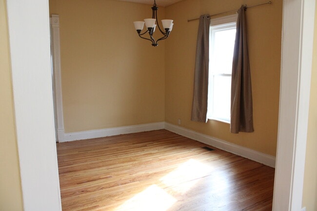 dining room - 324 E 7th Ave