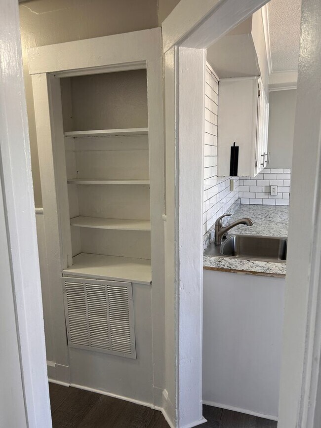 Photo - 182 Greene St Unit 2