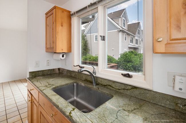 Photo - 44 Pleasant St