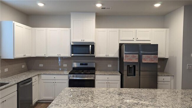 Photo - 840 Point Place Drive