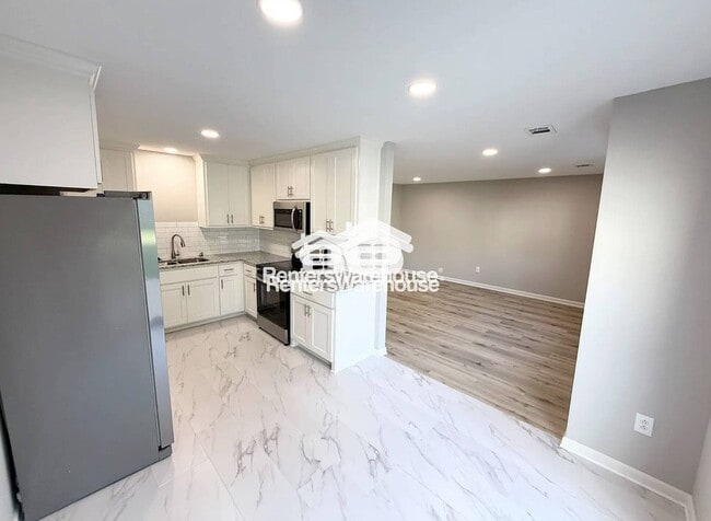 Photo - 7101 W 69th St