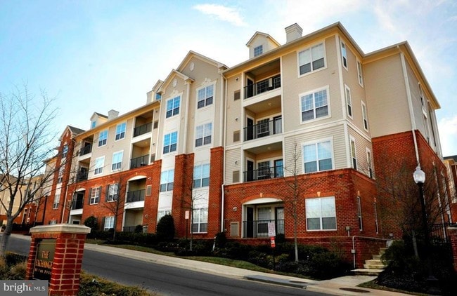 Photo - 4850 Eisenhower Ave Apartamento Unidad 217