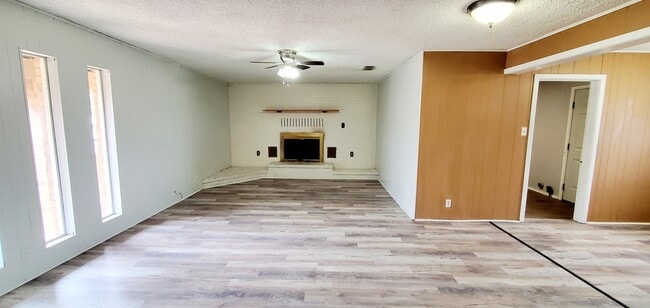 Photo - 2207 41st St