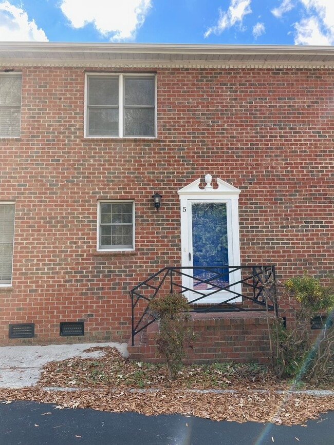 Photo - 2 BED, 1.5 BATH TWO STORY TOWNHOME!