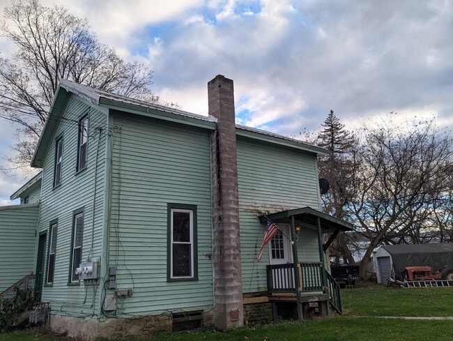 Building Photo - 4923 State Route 19 S Unit 3