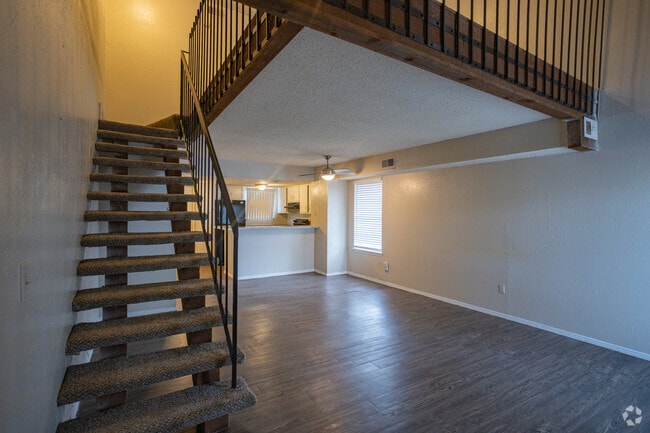1BR, 1.5BA - 890SF