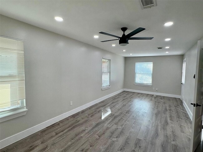 Photo - 1103 Stratford Cove