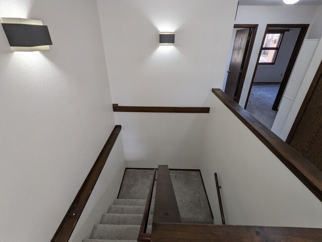 Stairs/Hallway - 1028 Mesa Verde Pl