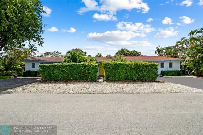 Photo - 642 NE 16th St