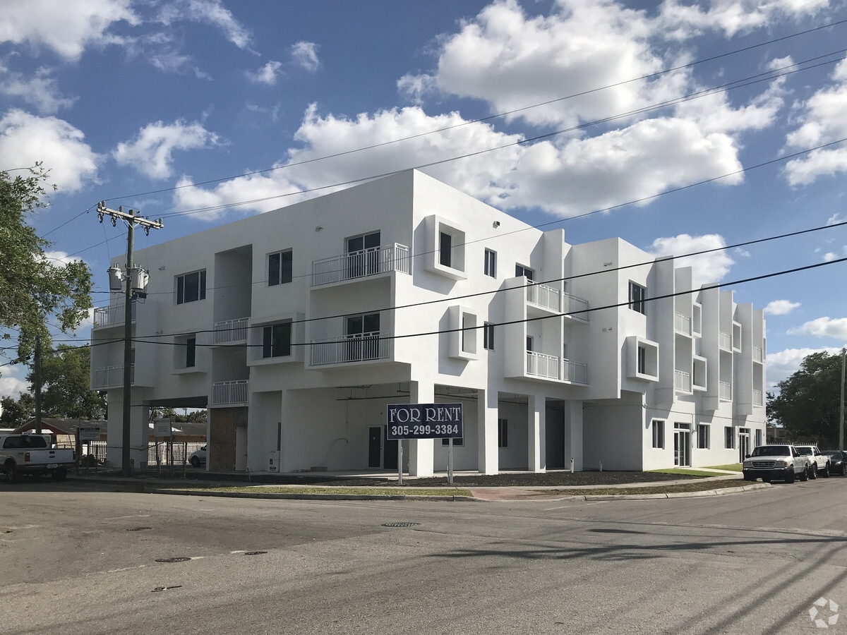 Photo - 2301 NW 24th Ave Apartments