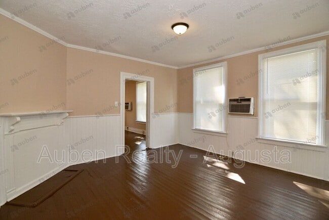 Photo - 1717 Starnes St