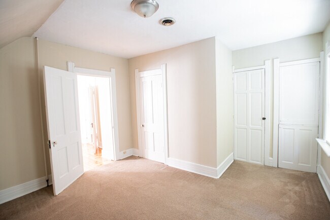 Photo - 2573 N Bartlett Ave Unidad A