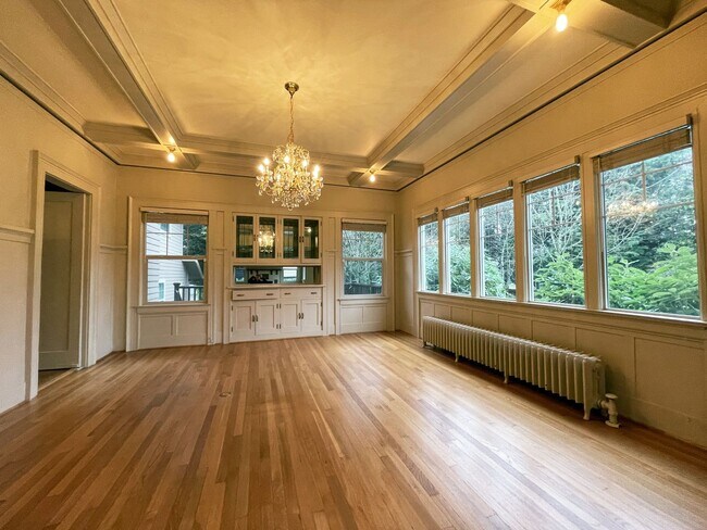 Photo - Gorgeous Spacious Three Story Craftsman Home with Washer/Dryer, Parking