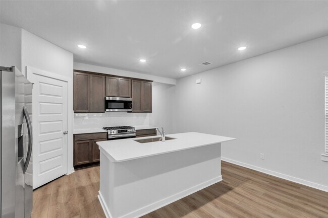 Photo - 8562 Blueberry Ash St