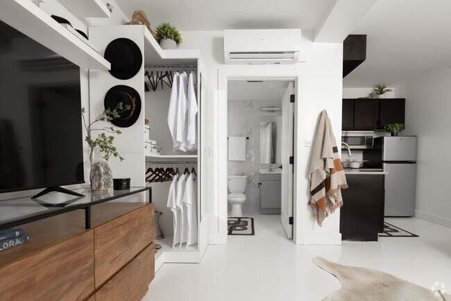 Interior Photo - Signal Hill Studios Rental