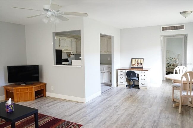 Photo - 1801 Bedford Ln Unit 34