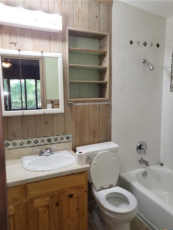 Photo - 207 Canyon Rd