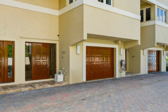 Photo - 4535 Coquina Rd