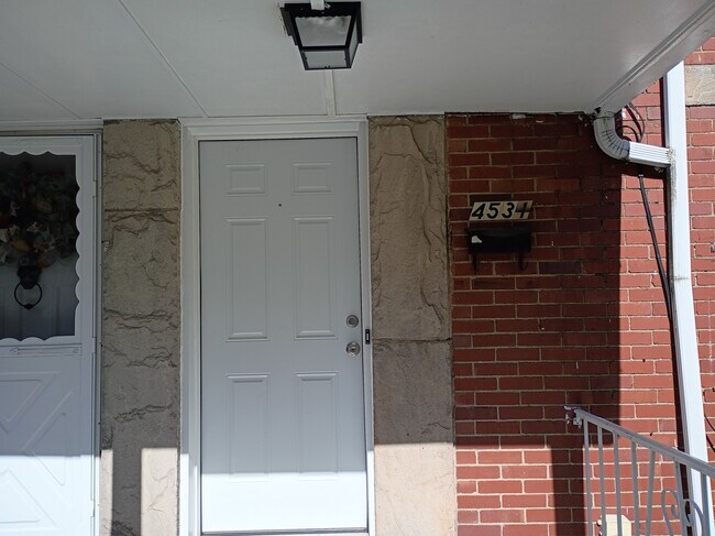 Photo - 4531 Coleridge St