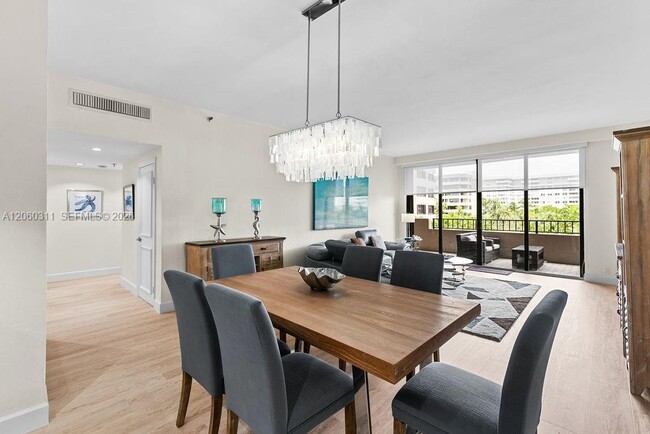 Building Photo - 251 Crandon Blvd Unit 325