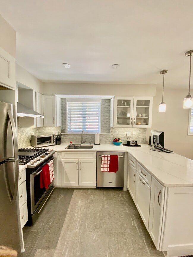 Photo - 5307 Pooks Hill Rd