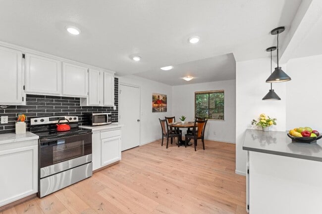 Photo - 4 Bedroom Home in Sierra Oaks