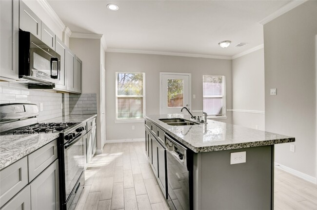 Photo - 1045 Marcolin St Unidad B