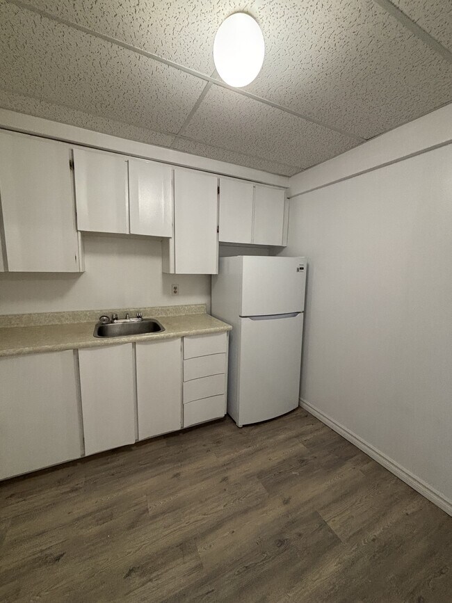 Photo - 70 McEwen Ave