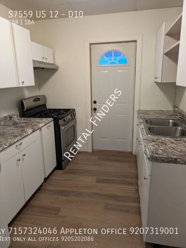 Building Photo - S7559 US-12 Unit D10