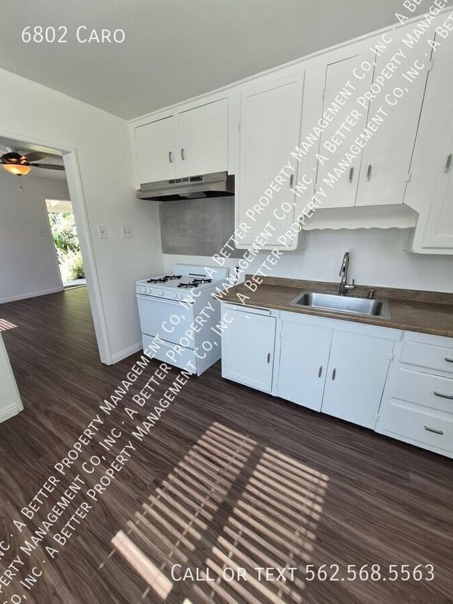 Building Photo - 6802 Caro-