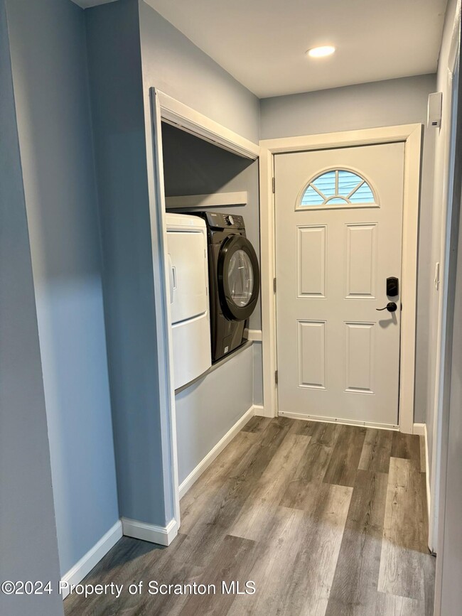 Photo - 300 Penn Ave