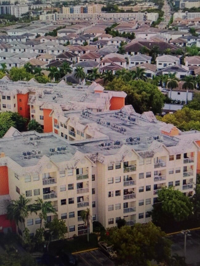 Photo - 8160 Geneva Ct Unidad 314