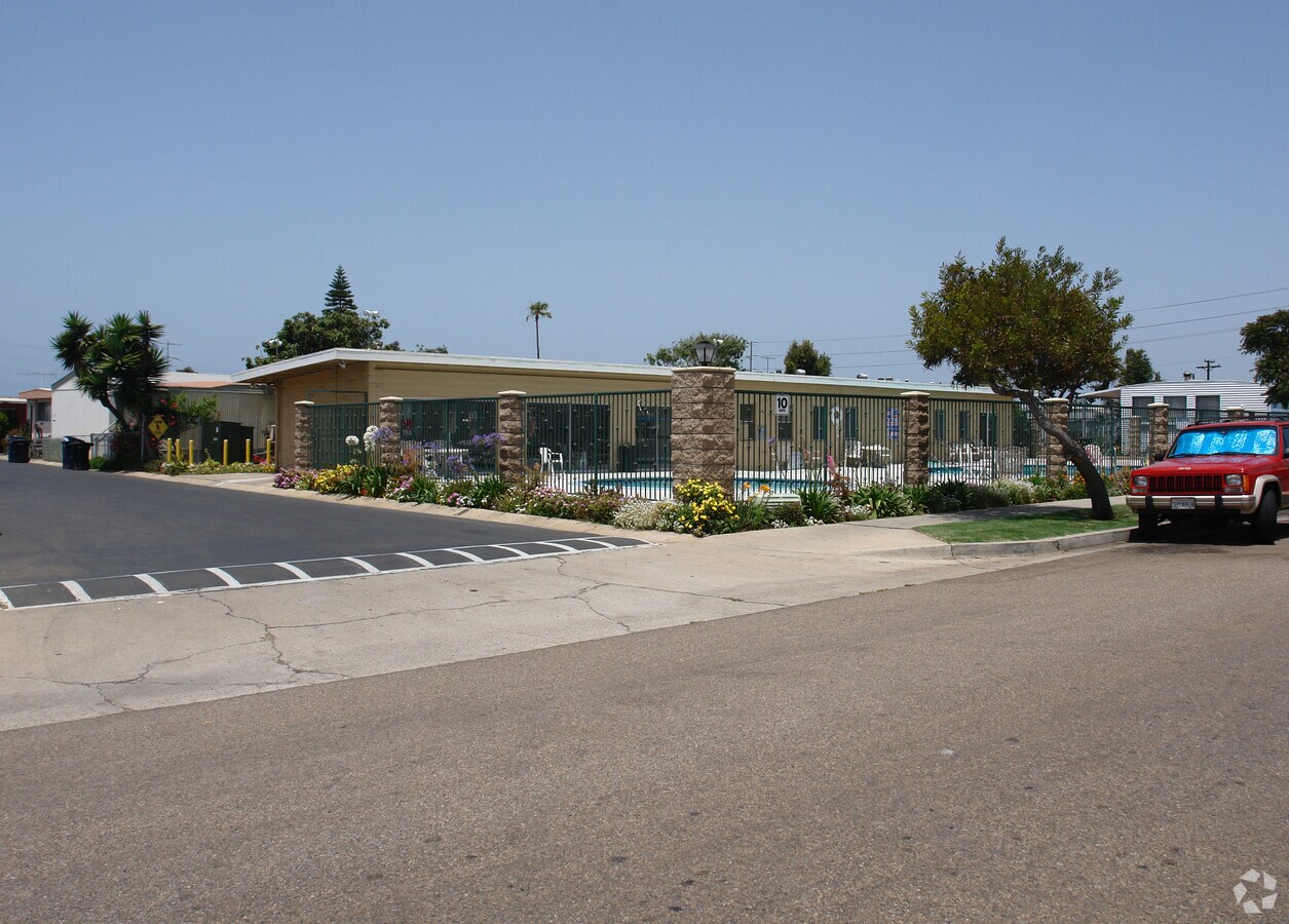 Bayscene - Bayscene Apartments