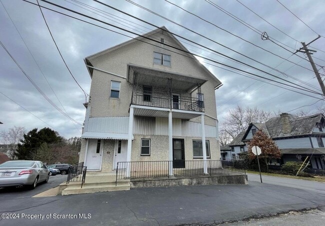 Building Photo - 864 S Main St Rental