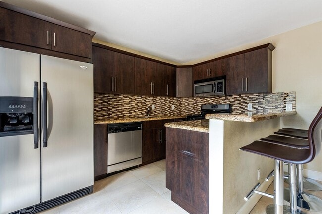 Photo - 2471 Waterside Dr