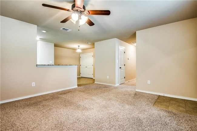 Photo - Beautiful 3 Bedroom 2 Bathroom Duplex in Krum!