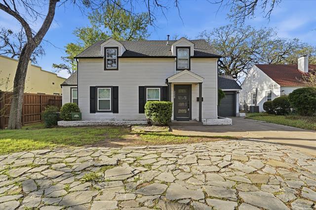 Photo - 2228 Goldenrod Ave