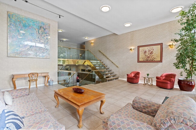 Photo - 4915 Tyrone Ave Unit 215