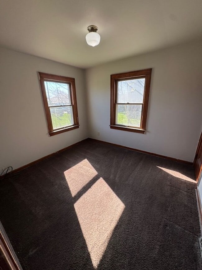 Photo - 3305 S Harrison St