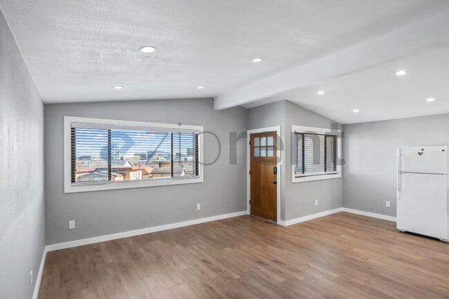 Photo - 161 Pecks Ln