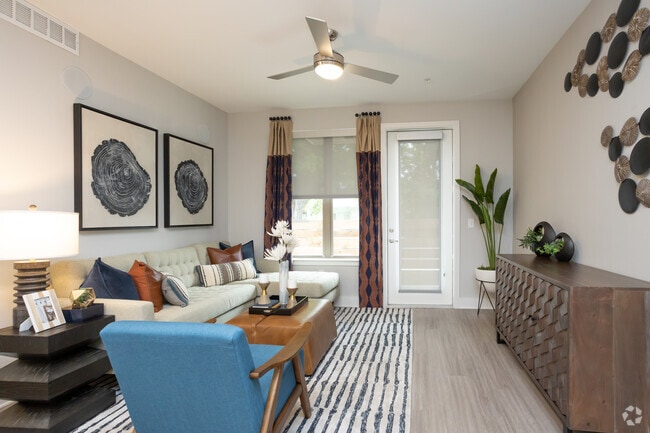 2BR, 2BA - 1086SF
