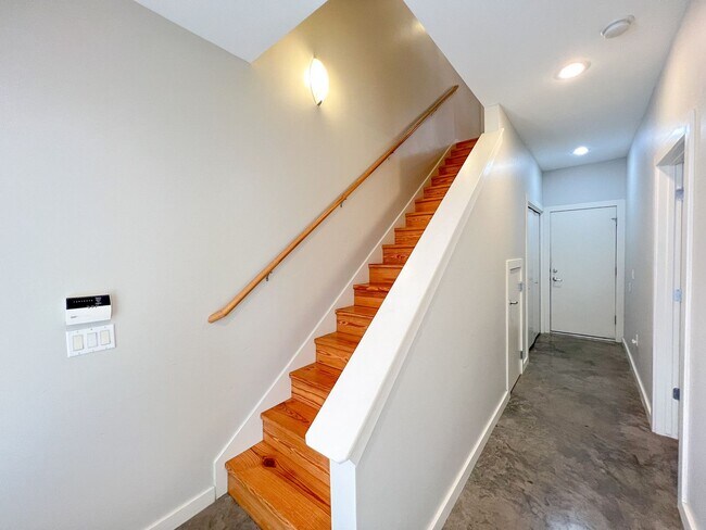 Photo - 1205 Kinney Ave