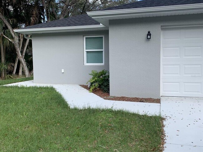 Photo - 104 Farber St