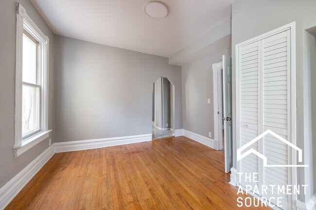 Photo - 2655 W Homer St Unidad 2R