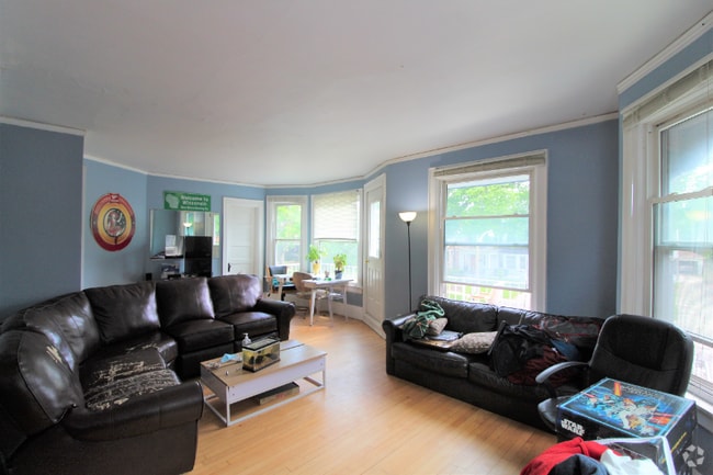 Building Photo - 2837 N Frederick Ave Unit 2837 Rental
